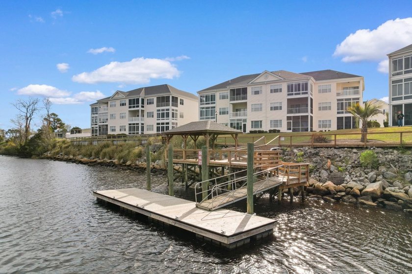 Don't miss your chance to own this beautifully updated 2-bedroom - photo 32