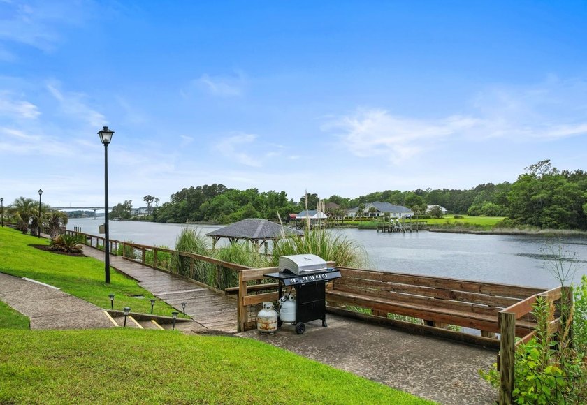 Don't miss your chance to own this beautifully updated 2-bedroom - photo 38