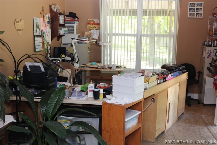 LARGE COUNTRY HOME WITH HIGHLY DESIRABLE LOCATION. ALMOST 4200 - photo 41