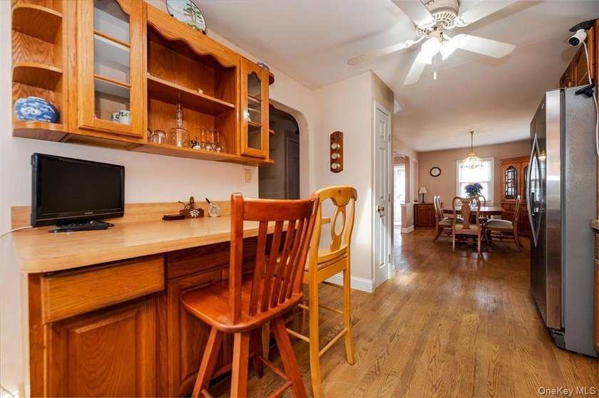 WELL KEPT CAPE IN THE HEART OF NORTH SEAFORD! THIS QUAINT - photo 5