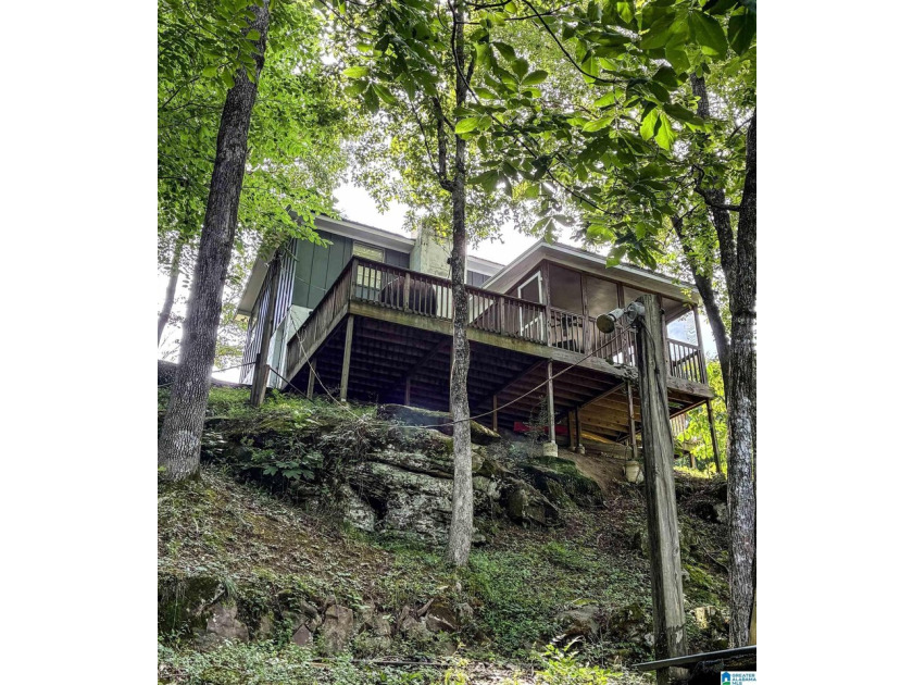 A cozy cottage with a waterfront view. Who could ask for - photo 25