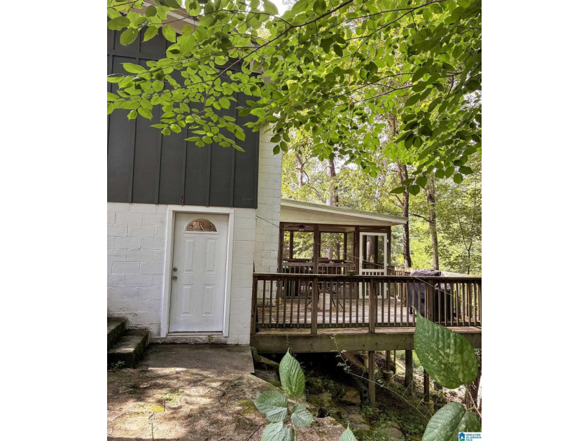 A cozy cottage with a waterfront view. Who could ask for - photo 29