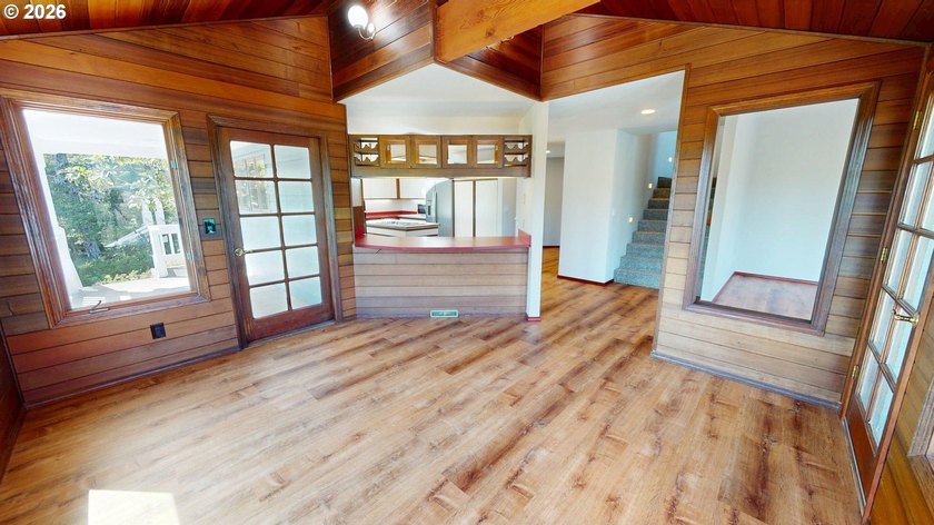 Stunning Mountain Views, Thoughtful Updates &amp; Room to - photo 11
