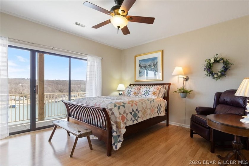 MOTIVATED SELLER! Welcome to easy lake living! This beautifully - photo 14
