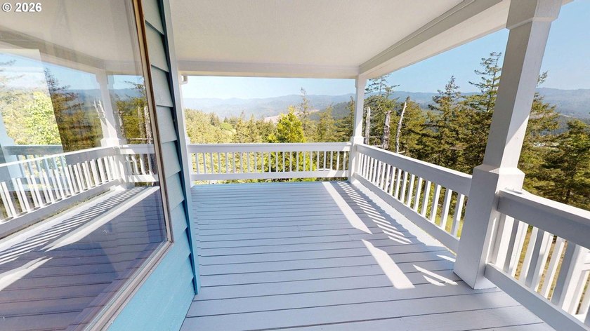 Stunning Mountain Views, Thoughtful Updates &amp; Room to - photo 14