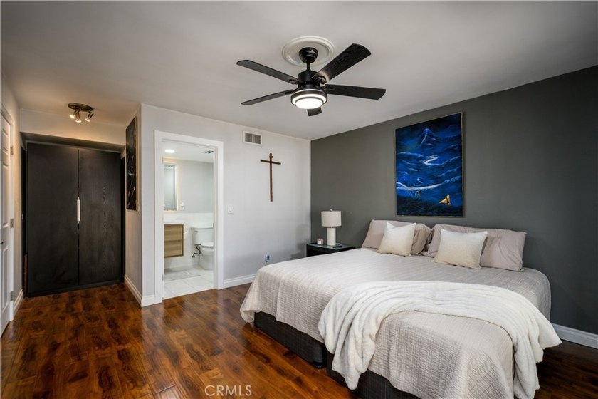 Fabulous pool home located on a quiet cul-de-sac in the highly - photo 16