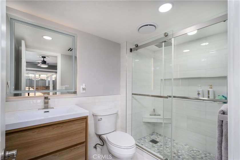 Fabulous pool home located on a quiet cul-de-sac in the highly - photo 17