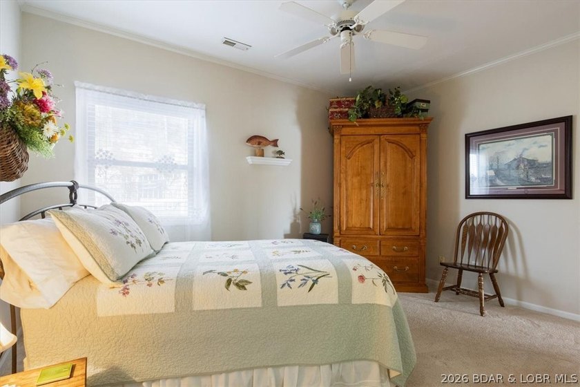 MOTIVATED SELLER! Welcome to easy lake living! This beautifully - photo 19