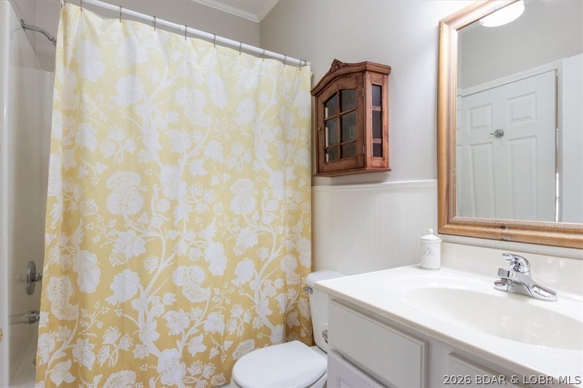 MOTIVATED SELLER! Welcome to easy lake living! This beautifully - photo 20