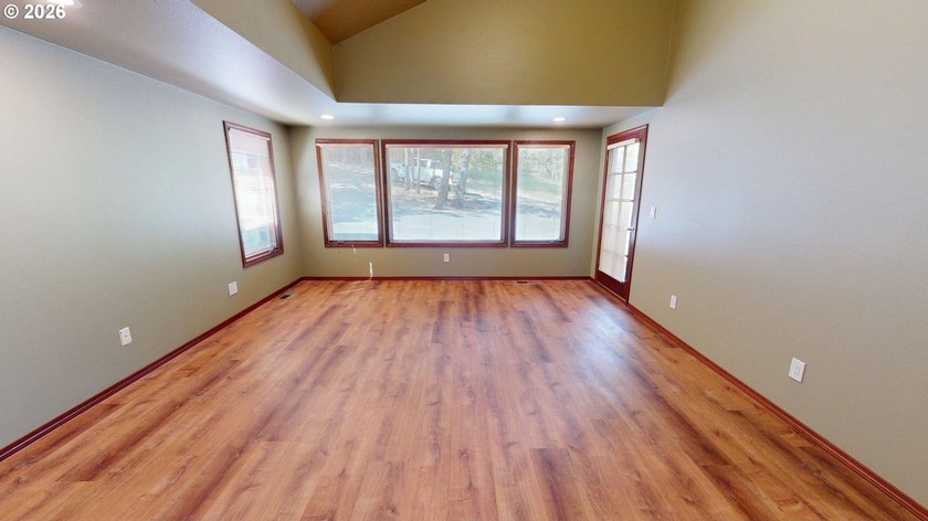 Stunning Mountain Views, Thoughtful Updates &amp; Room to - photo 27