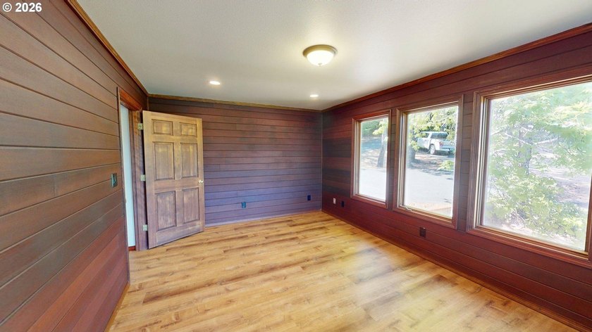 Stunning Mountain Views, Thoughtful Updates &amp; Room to - photo 28