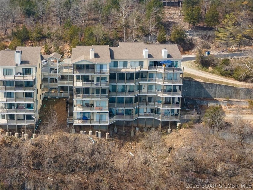 MOTIVATED SELLER! Welcome to easy lake living! This beautifully - photo 35