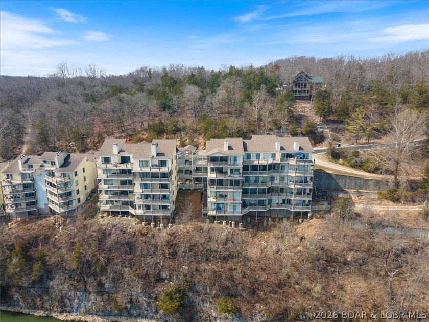 MOTIVATED SELLER! Welcome to easy lake living! This beautifully - photo 36