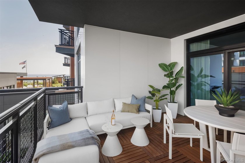 A luxury beach hotel-inspired condominium, The Boardwalk is a - photo 6
