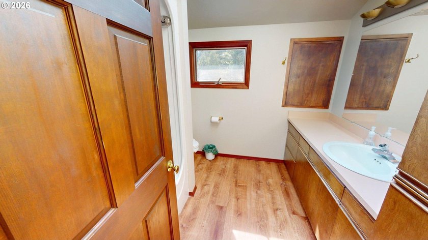 Stunning Mountain Views, Thoughtful Updates &amp; Room to - photo 36