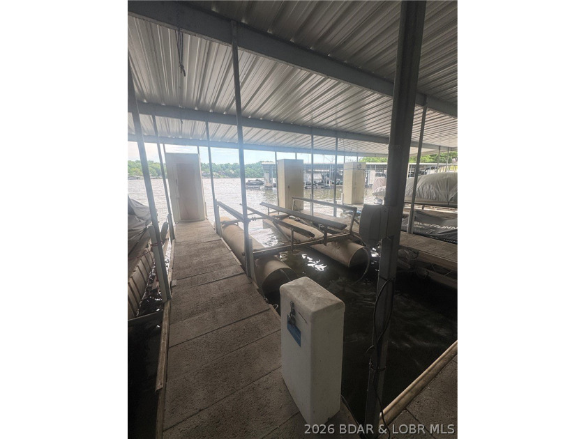 MOTIVATED SELLER! Welcome to easy lake living! This beautifully - photo 46