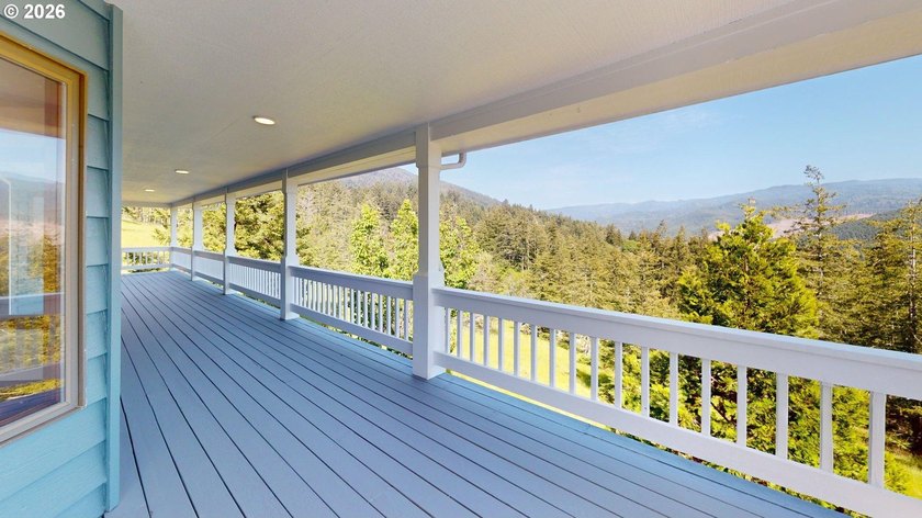 Stunning Mountain Views, Thoughtful Updates &amp; Room to - photo 46