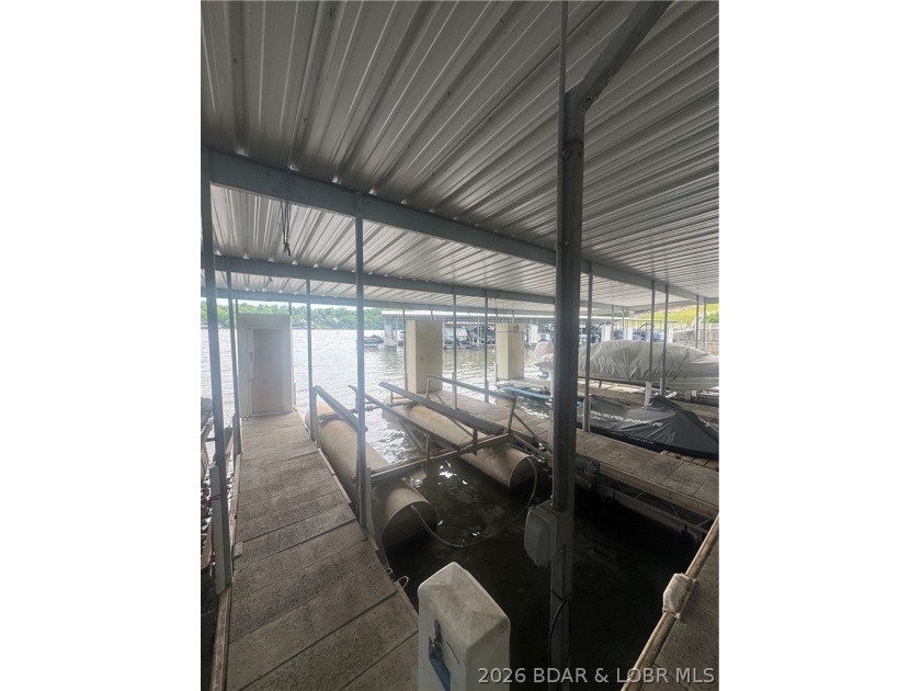 MOTIVATED SELLER! Welcome to easy lake living! This beautifully - photo 47