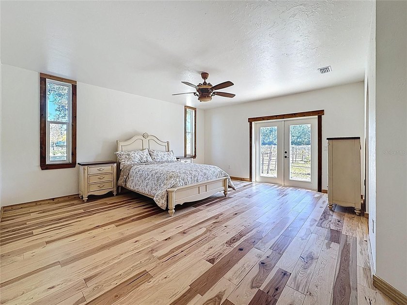 *** MOTIVATED SELLER - BRING ALL OFFERS. AVAILABLE FOR A QUICK - photo 9
