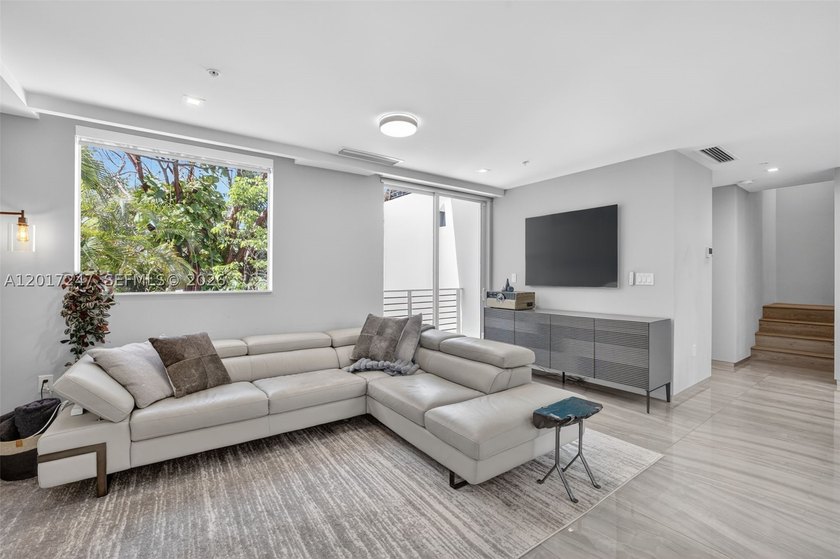 Stunning modern townhome designed for elevated everyday living - photo 11