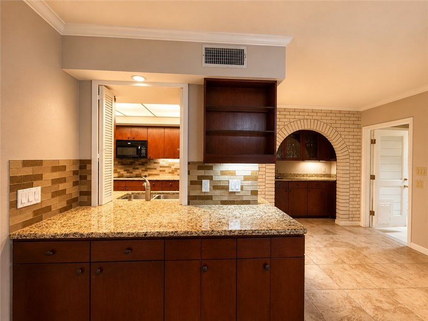 Welcome to this nicely maintained townhome in Carriage Park! As - photo 12
