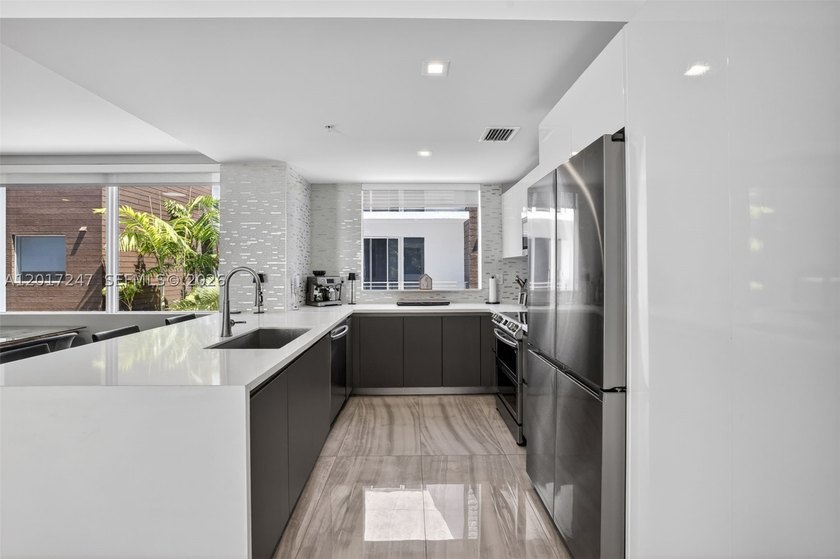 Stunning modern townhome designed for elevated everyday living - photo 13