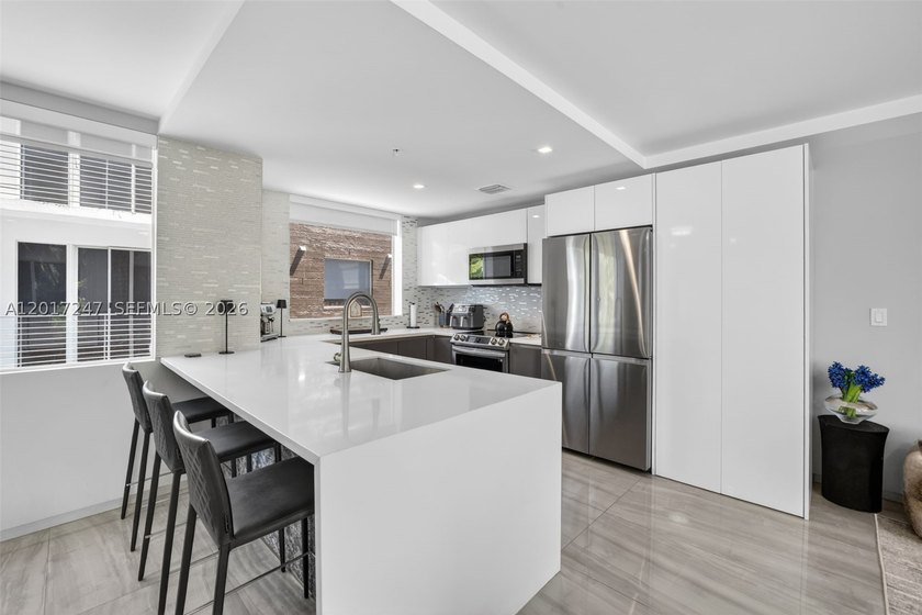 Stunning modern townhome designed for elevated everyday living - photo 16