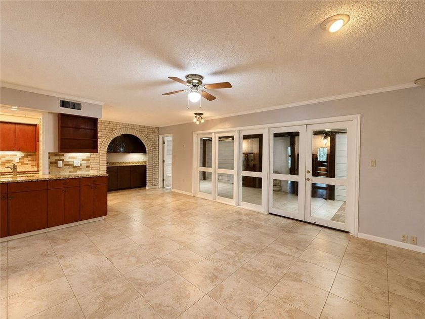 Welcome to this nicely maintained townhome in Carriage Park! As - photo 17