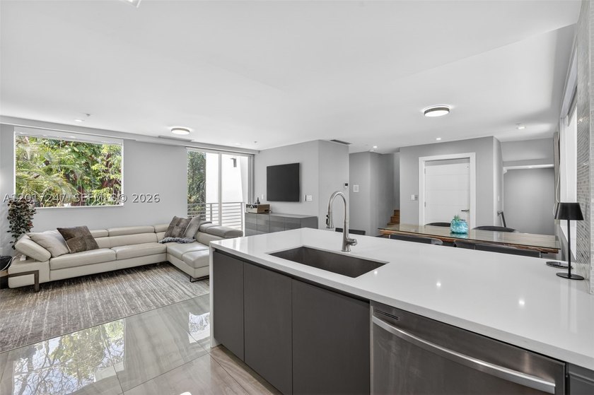 Stunning modern townhome designed for elevated everyday living - photo 20