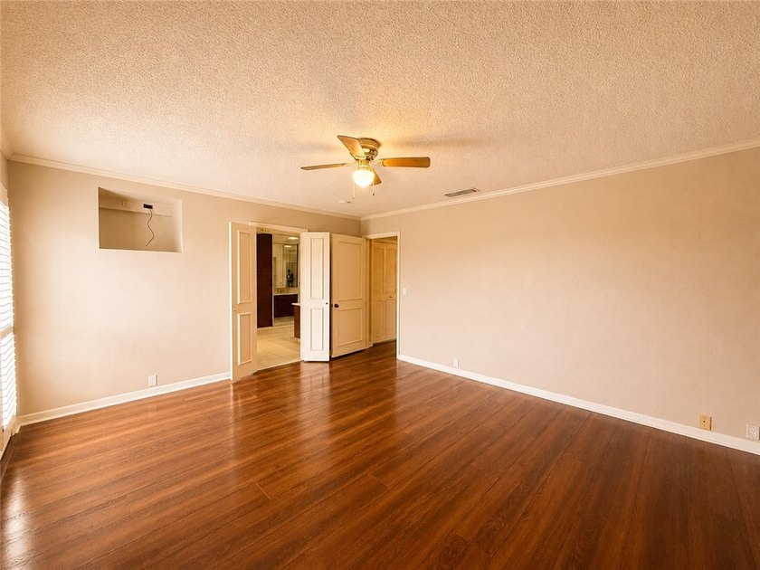 Welcome to this nicely maintained townhome in Carriage Park! As - photo 22