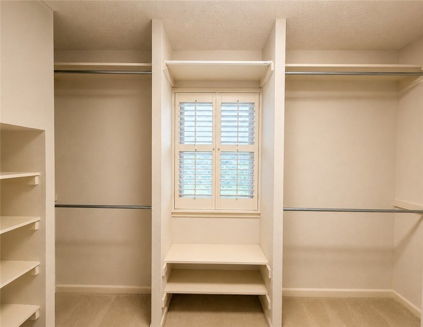 Welcome to this nicely maintained townhome in Carriage Park! As - photo 27