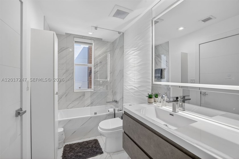 Stunning modern townhome designed for elevated everyday living - photo 27