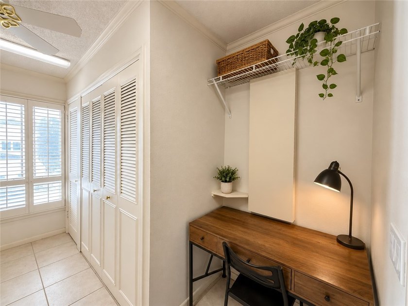 Welcome to this nicely maintained townhome in Carriage Park! As - photo 29