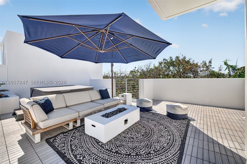 Stunning modern townhome designed for elevated everyday living - photo 40