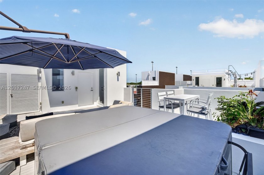 Stunning modern townhome designed for elevated everyday living - photo 41