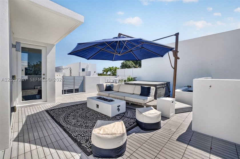 Stunning modern townhome designed for elevated everyday living - photo 43