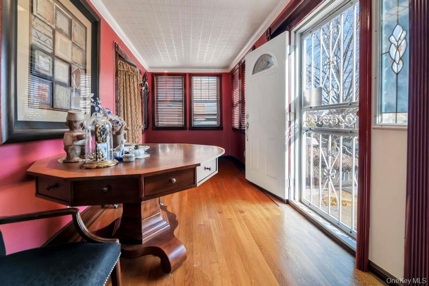 Welcome to 84-20 Charlecote Ridge, a beautifully maintained - photo 5