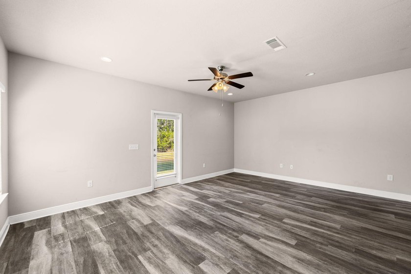 Welcome to effortless coastal living in the heart of Santa Rosa - photo 12