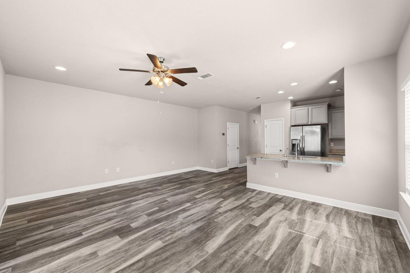 Welcome to effortless coastal living in the heart of Santa Rosa - photo 13