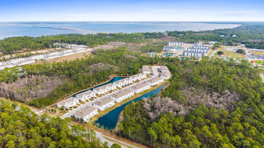 Welcome to effortless coastal living in the heart of Santa Rosa - photo 34