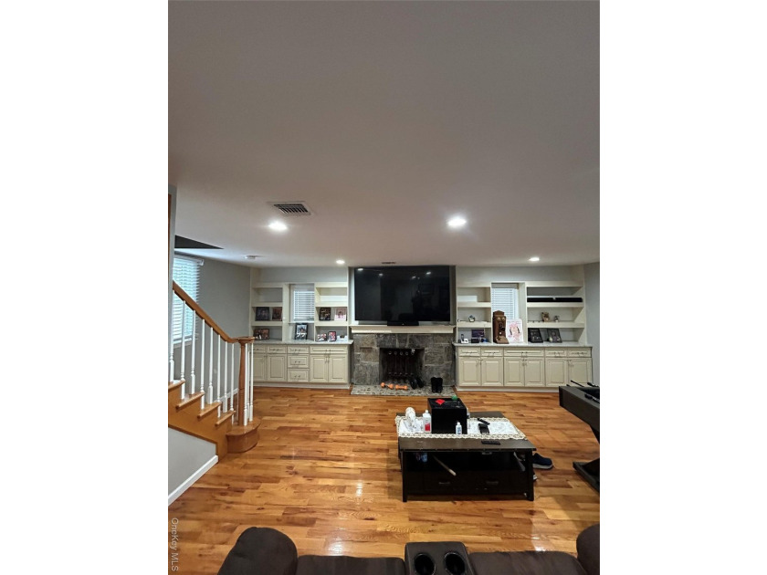Move right into this beautifully maintained 4-bedroom, 4 - photo 5