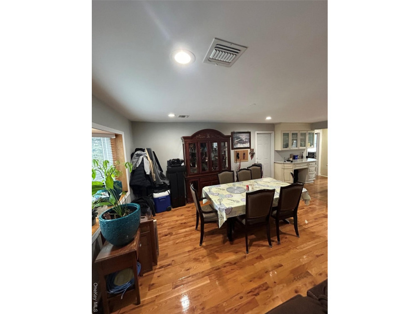 Move right into this beautifully maintained 4-bedroom, 4 - photo 9