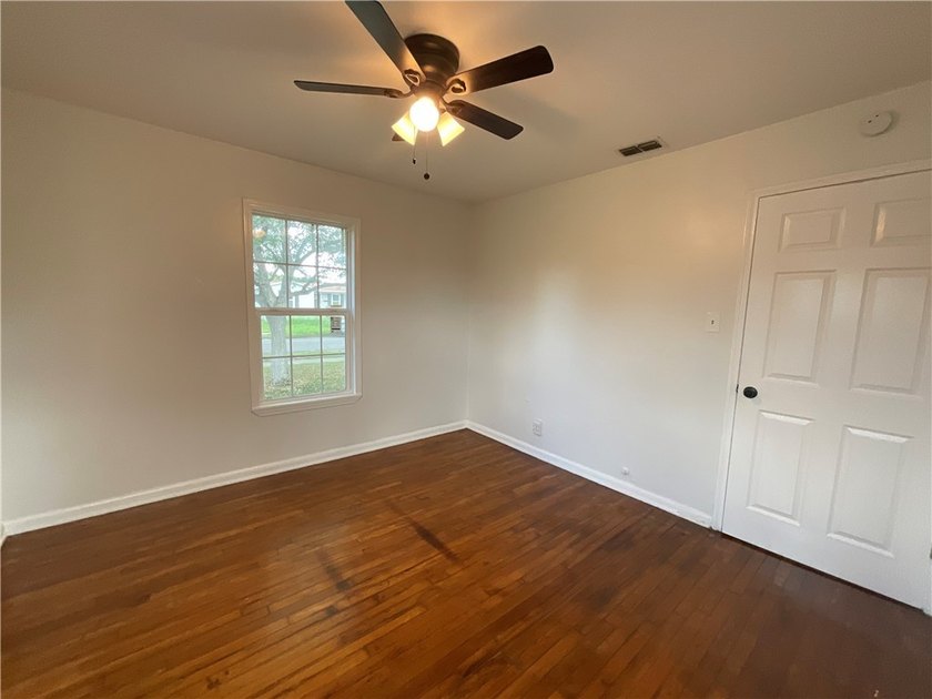 Affordable, updated, and situated on an oversized 0.26-acre lot! - photo 21