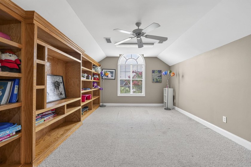 Welcome to 4610 Moonbeam Court, a beautifully updated home - photo 33