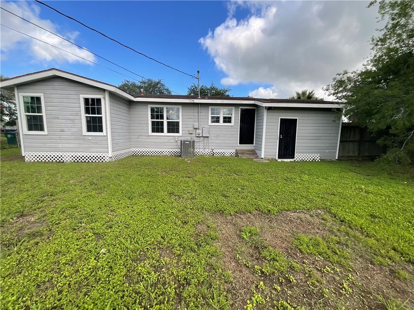 Affordable, updated, and situated on an oversized 0.26-acre lot! - photo 40