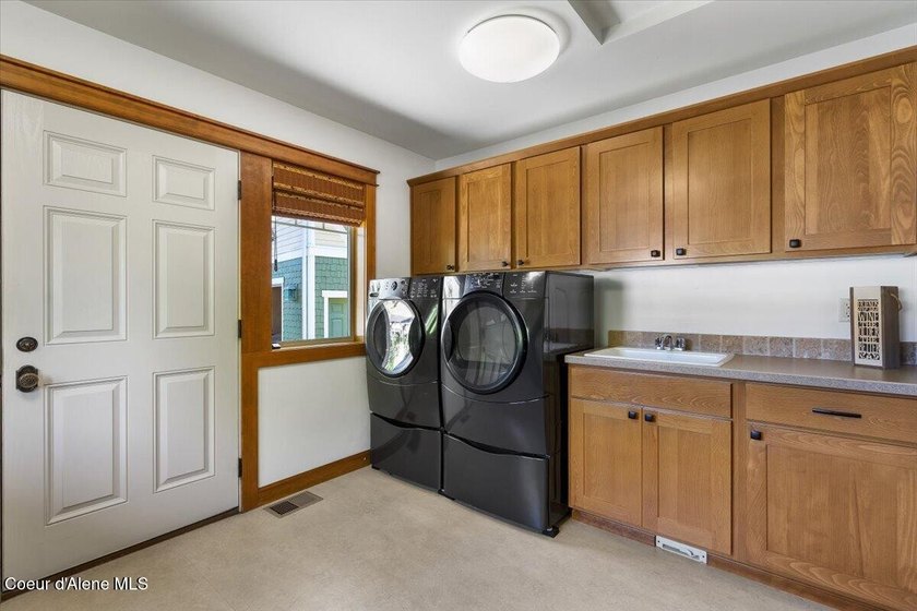 Wake each morning to breathtaking, front-row river views from - photo 41