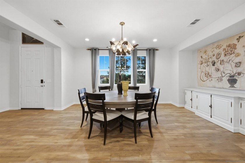 Experience refined living in the exclusive gated Masters - photo 13