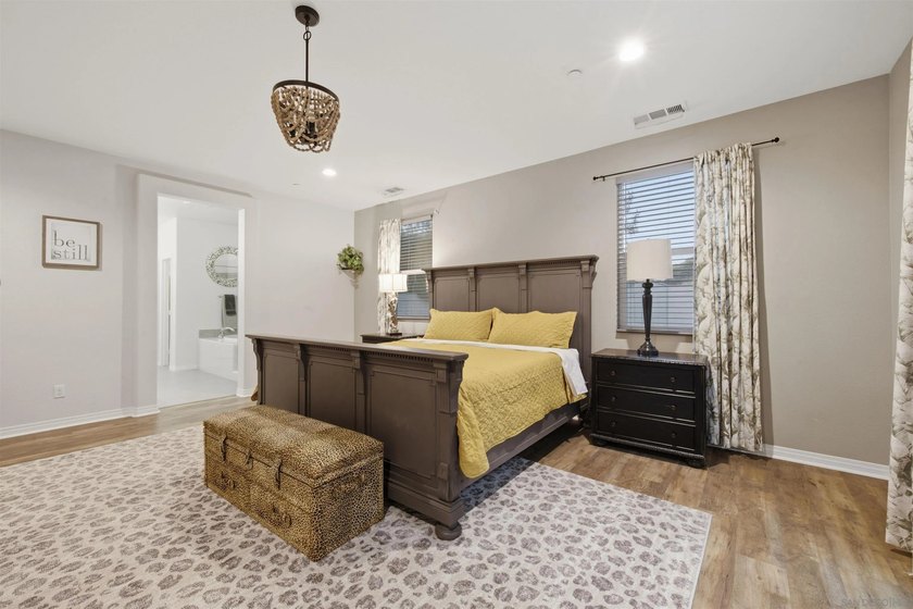 Experience refined living in the exclusive gated Masters - photo 29