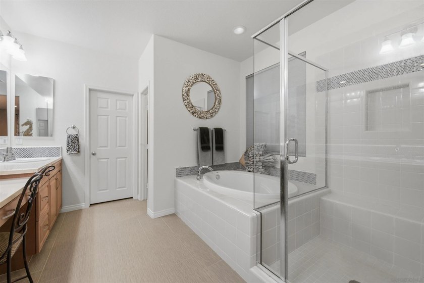 Experience refined living in the exclusive gated Masters - photo 33