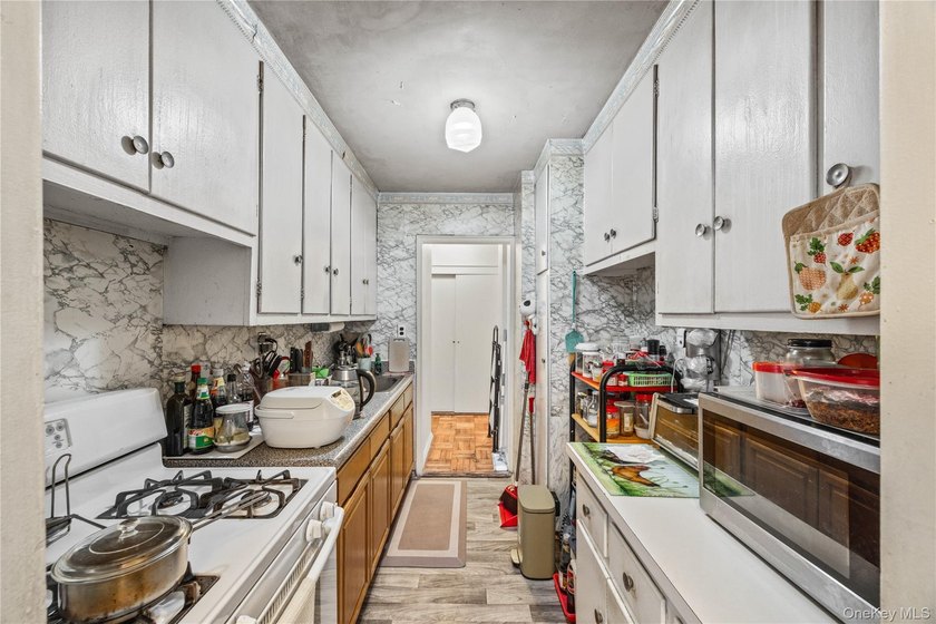Located in the heart of the vibrant Grand Concourse section of - photo 16